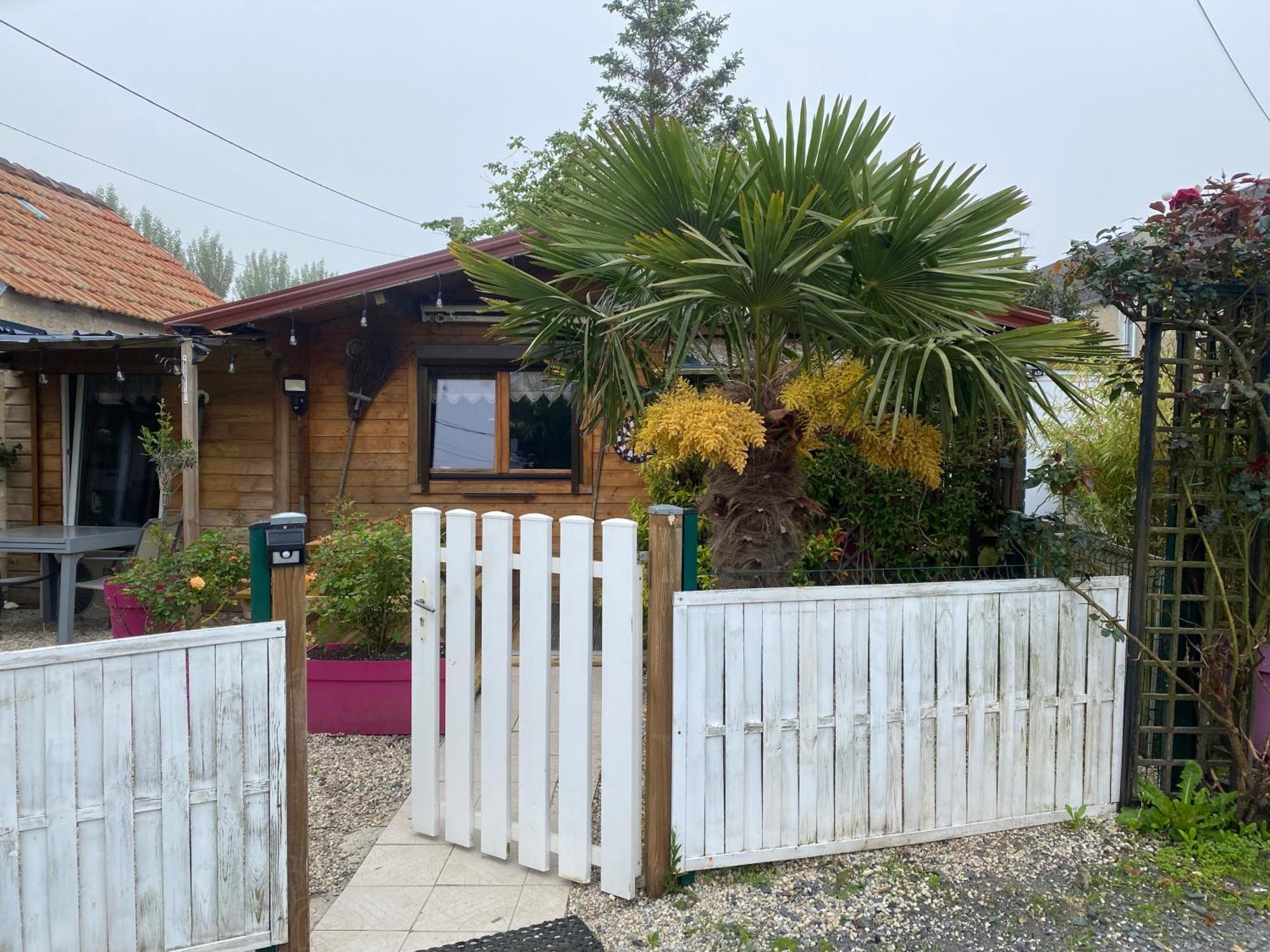 Grand Chalet Tout Equipe 6 Personnes Proche Des Plages Du Debarquement Sommervieu Zewnętrze zdjęcie